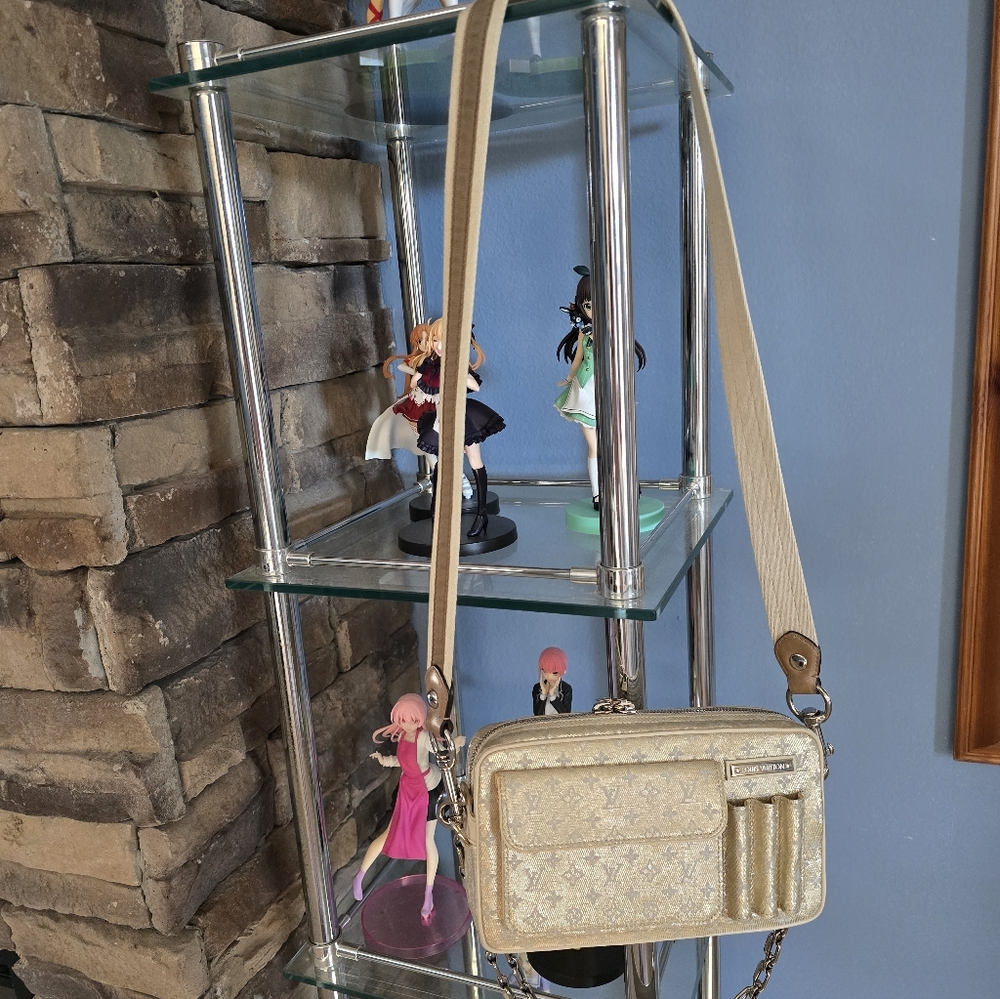 Authentic Louis Vuitton Metallic Gold Minilin Shoulder Bag Or Crossbody Bag - Picture 5 of 16